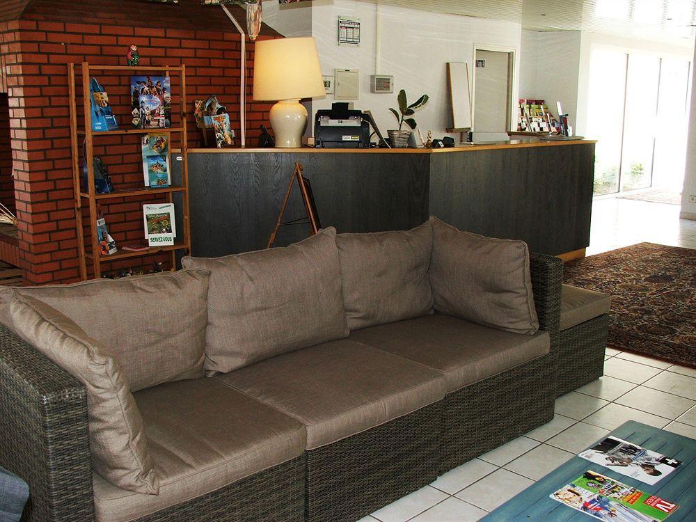 Arcantis Hotel Les Archers Cholet Esterno foto