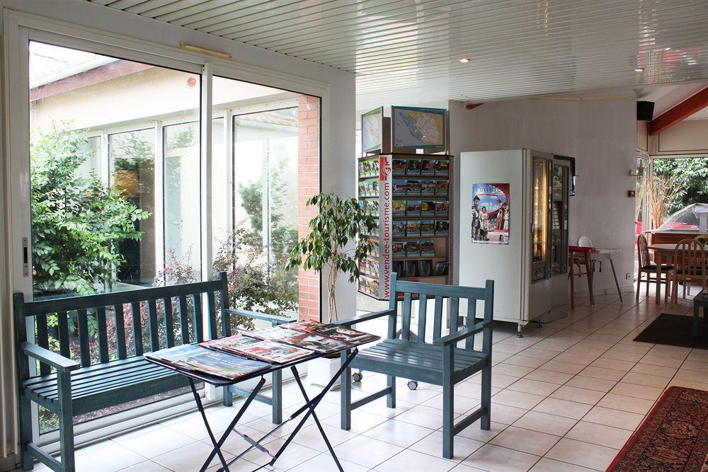 Arcantis Hotel Les Archers Cholet Esterno foto