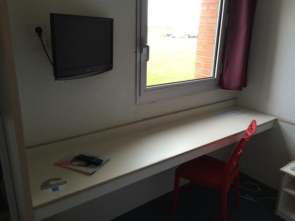Arcantis Hotel Les Archers Cholet Esterno foto