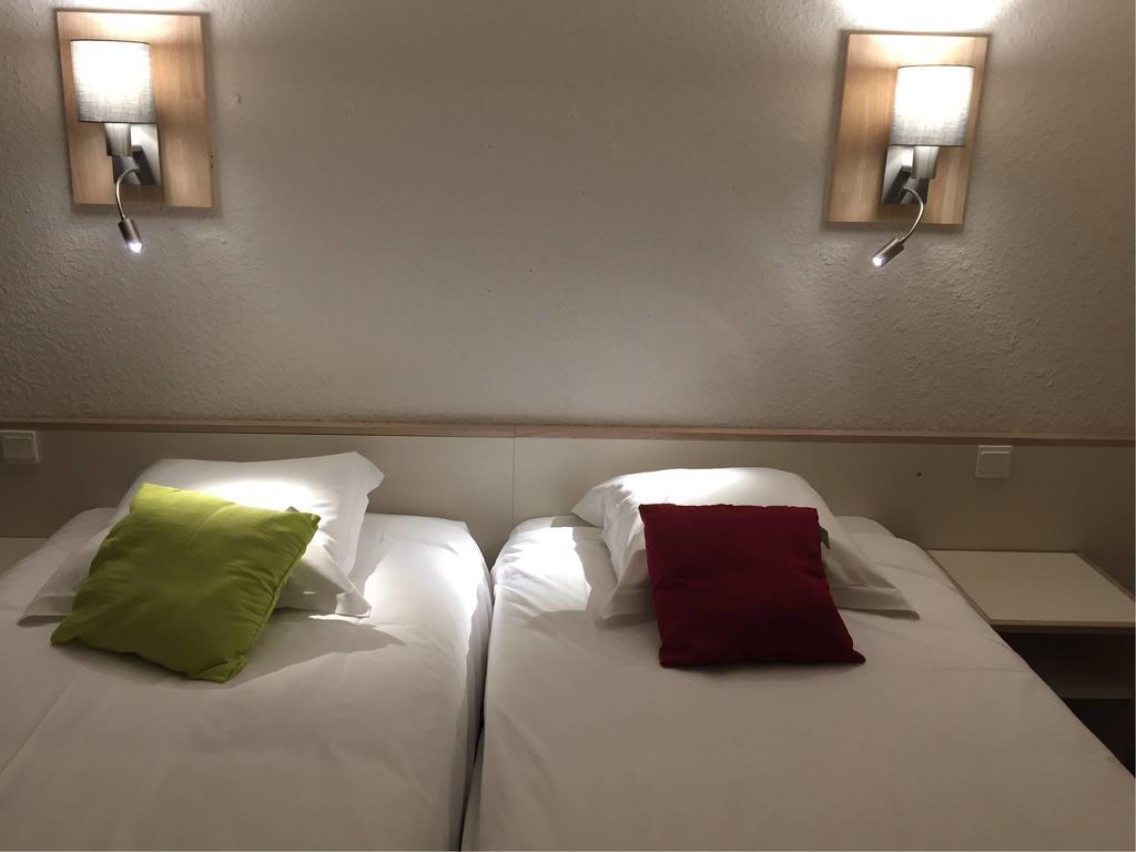 Arcantis Hotel Les Archers Cholet Esterno foto