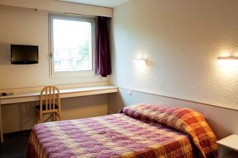 Arcantis Hotel Les Archers Cholet Esterno foto