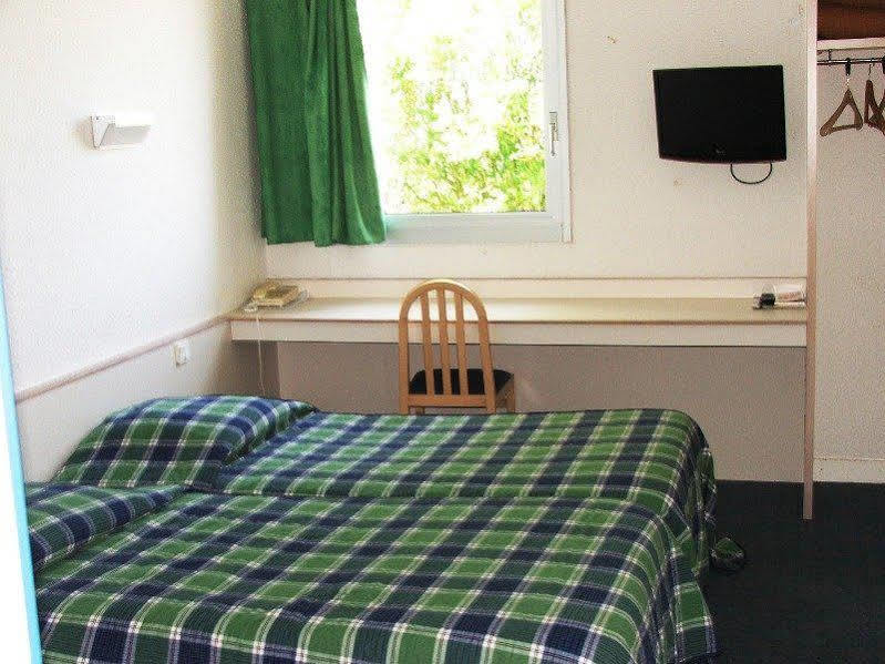 Arcantis Hotel Les Archers Cholet Esterno foto