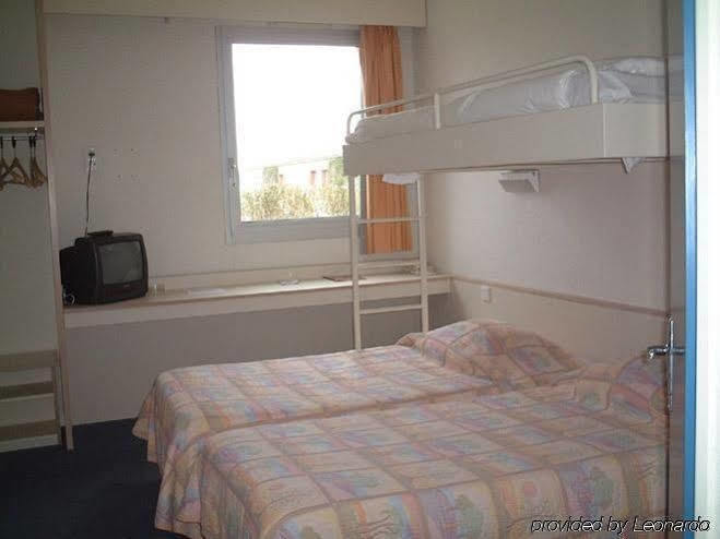 Arcantis Hotel Les Archers Cholet Esterno foto